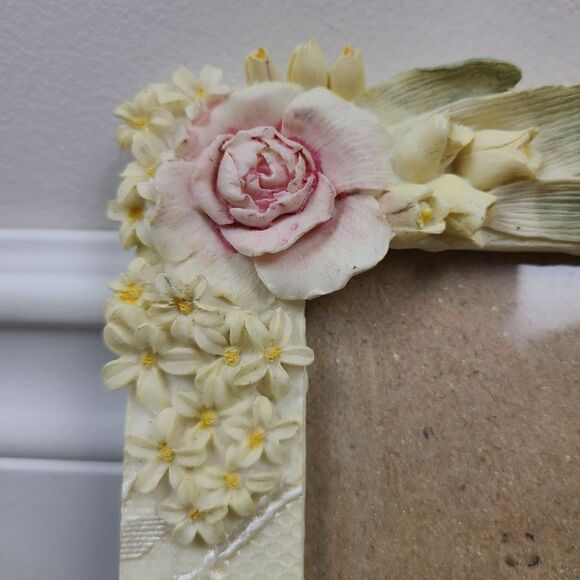 FLORAL 3D Embellished Floral & Pearl Ceramic Photo Picture Frame - Picture 6 of 14